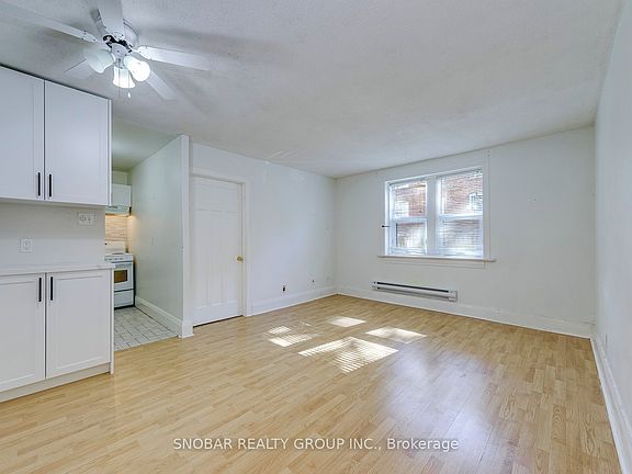 5th image of 114 Vaughan Rd #105