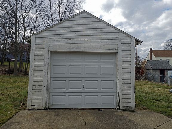 2nd image of 208 N Maryland Ave
