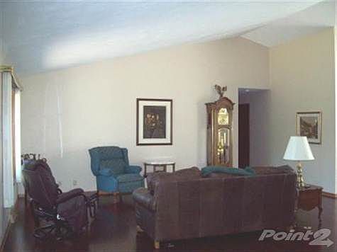 3rd image of 2922 Yale Dr