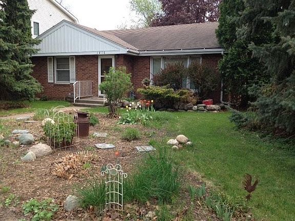 2nd image of 1816 Montreal Ave