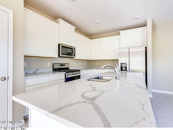 3rd image of 87 Fellbrook Dr