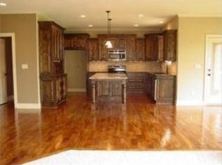 3020 NW 63rd St, Kansas City, MO 64151