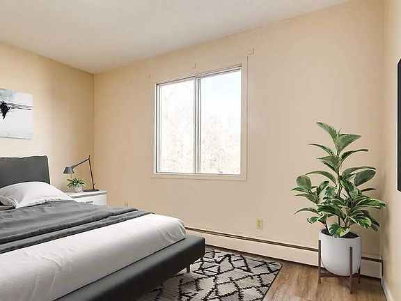 3rd image of 5905 47a Ave #24