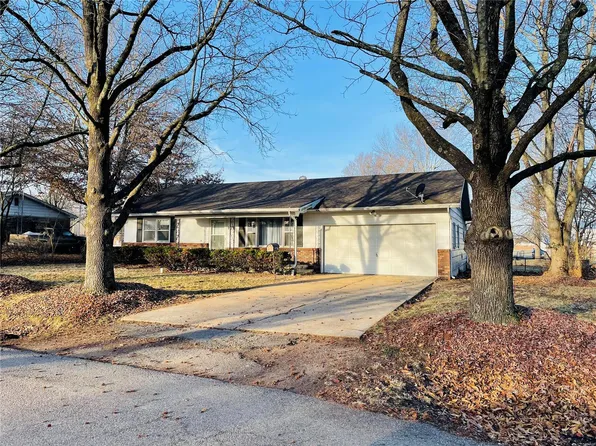 203 S Charles Ave, Saint James, MO 65559