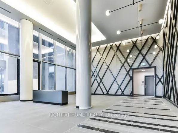 52 Forest Manor Rd, Toronto, ON