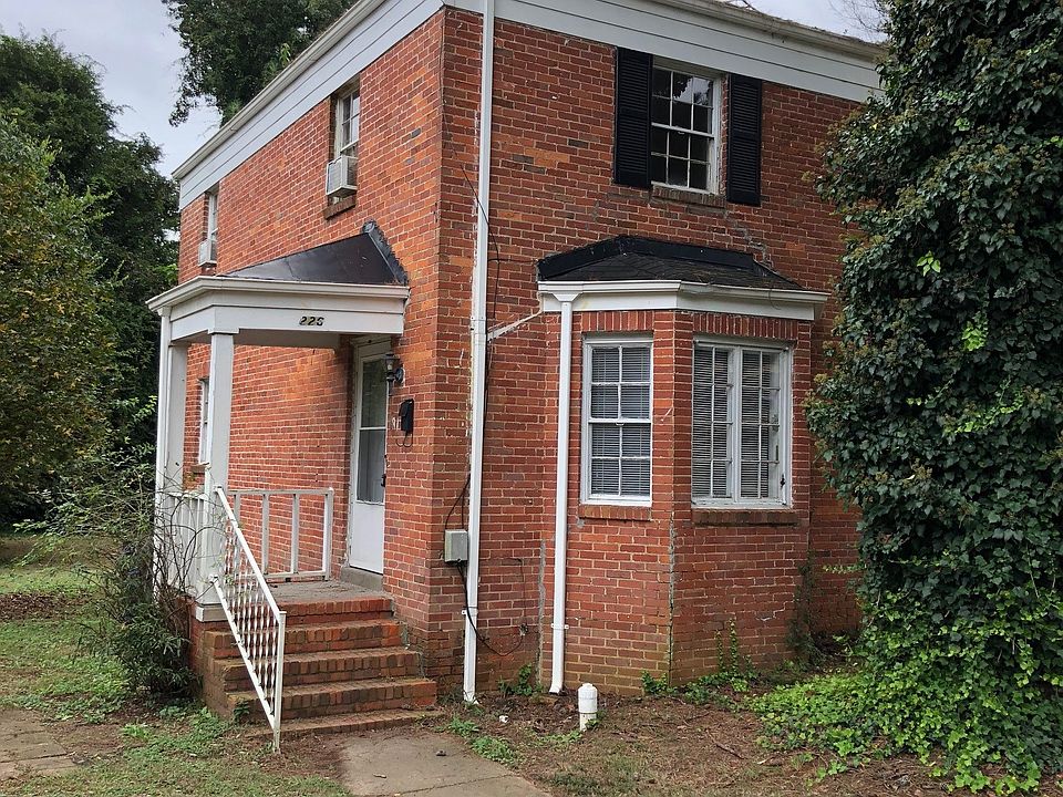 Exterior Front View
