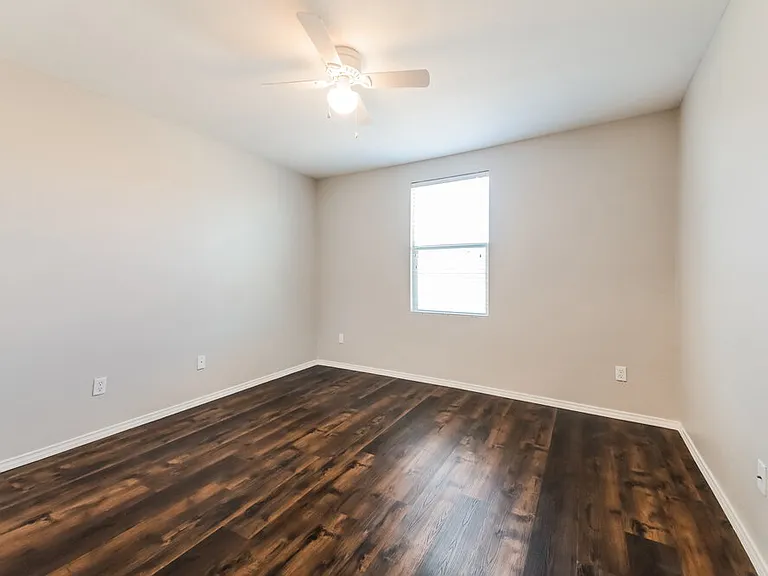 1412 Laurel Ln — Photo 14