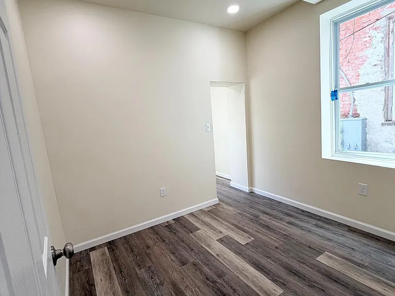 240 W Ontario St #1 — Photo 10
