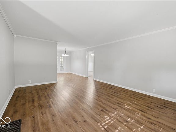 5th image of 505 S Lombard Dr
