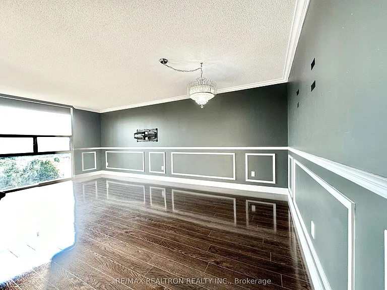 20 Harding Blvd W #711 — Photo 3