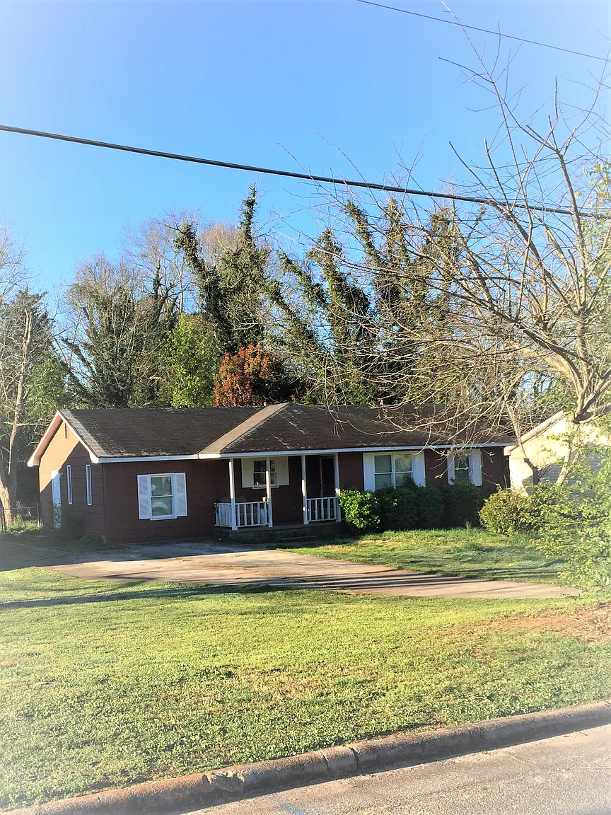 504 Terry Dr photo 1