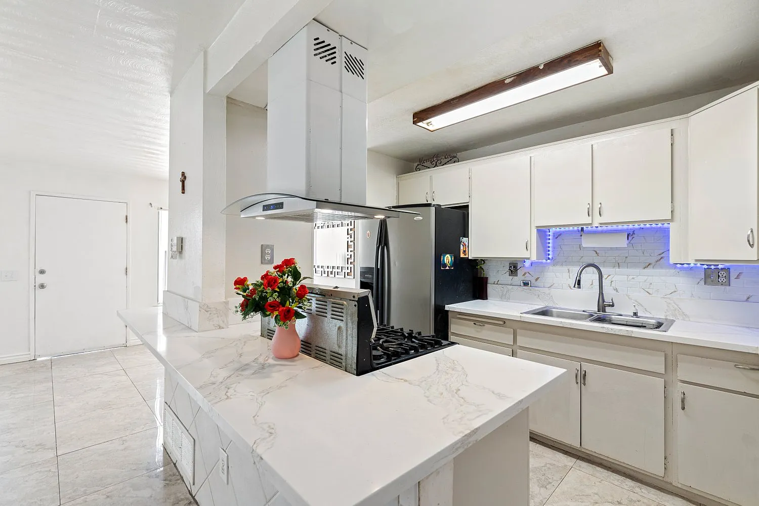 3 bed, 968 sqft, $2,500 — Photo 4