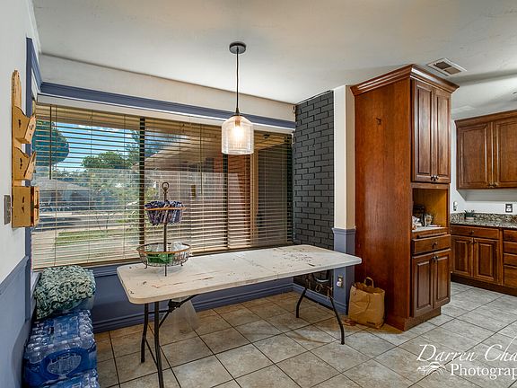 4th image of 1627 Southhill Dr