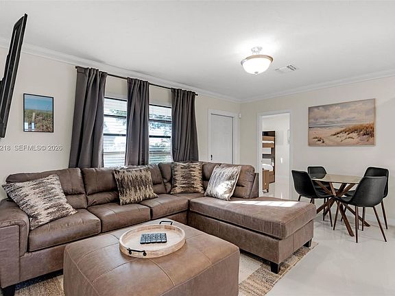 4th image of 1075 NE 12th Ave #1075