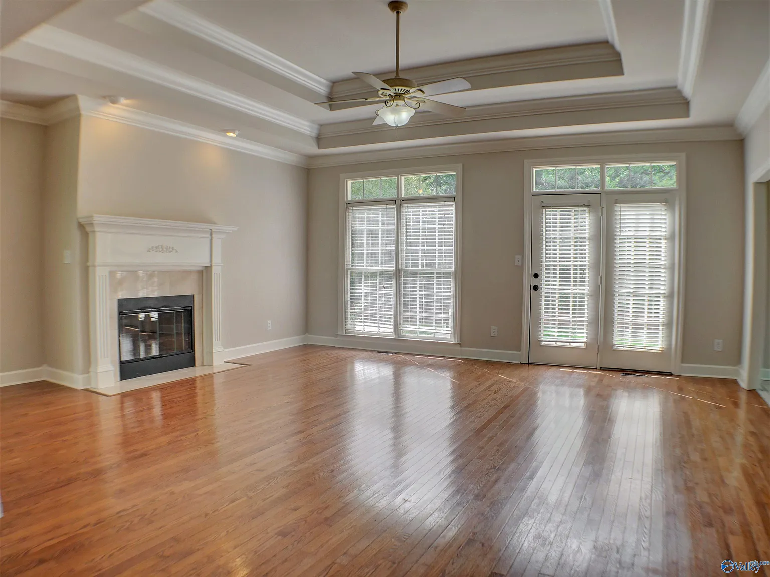 4 bed, 2.0 bath, 2440 sqft, $2,500 — Photo 3