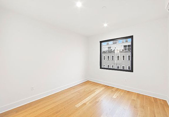 4th image of 163 Beach 96 St #3C