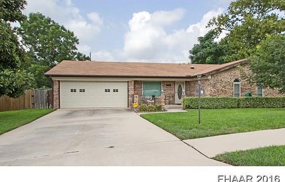 2nd image of 913 Laurie Ln