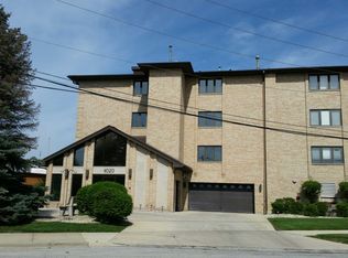 11020 S Keating Ave, Oak Lawn, IL 60453