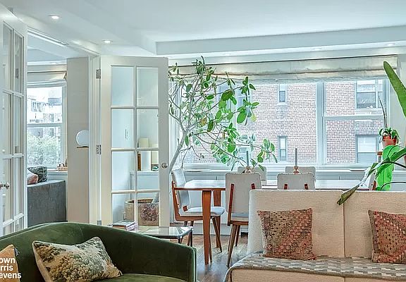 5th image of 101 W 12th St APT 6R