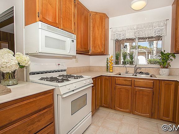 5th image of 912 La Fiesta Pl