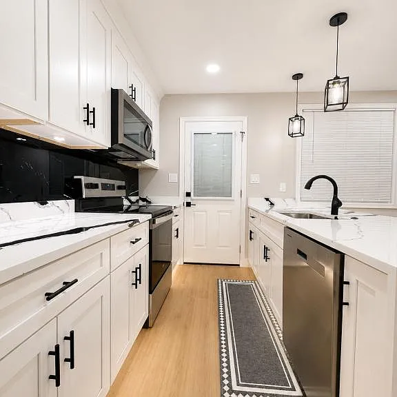 4325 Hayes St NE — Photo 5