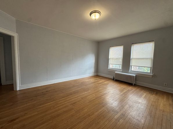 453 McLean Ave APT 4