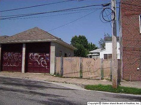 2nd image of 107 Kramer St