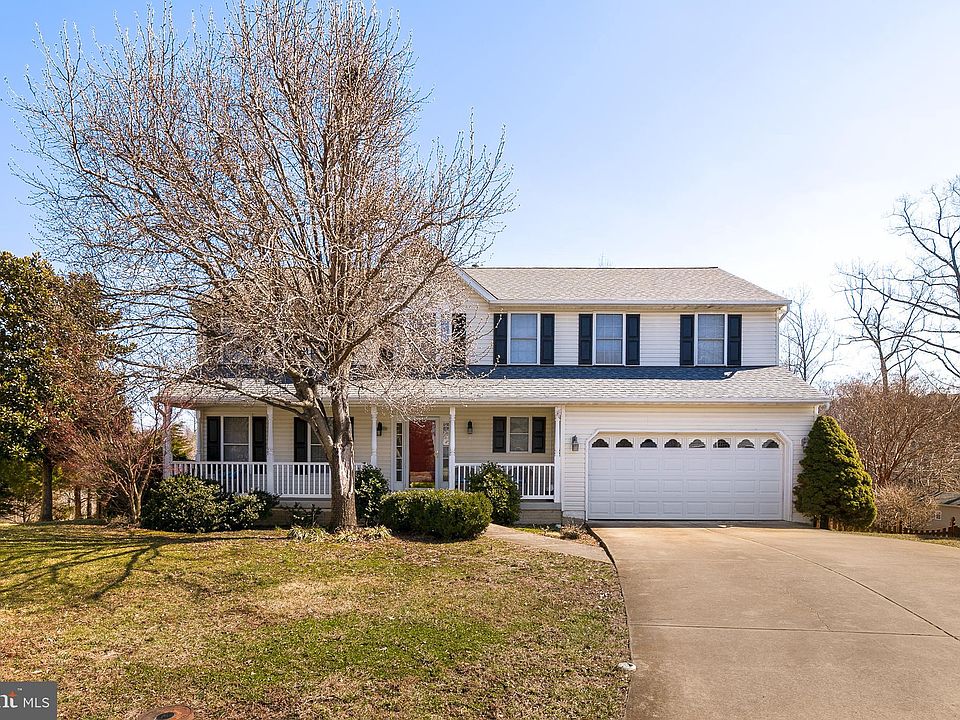 1st image of 10 Jamestown Ct