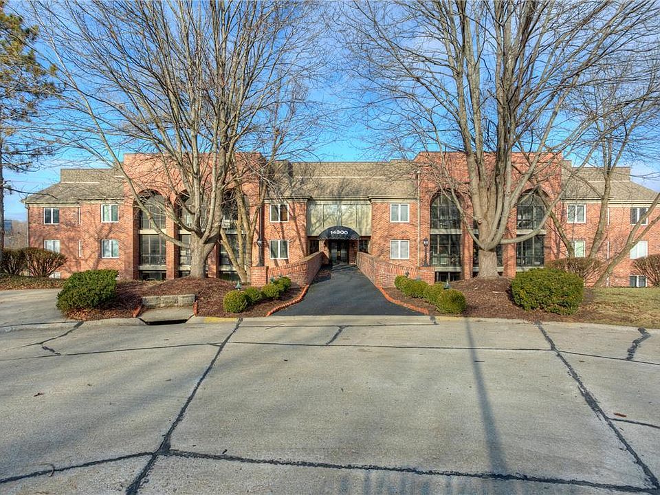 1st image of 14300 Conway Meadows Ct E APT 302