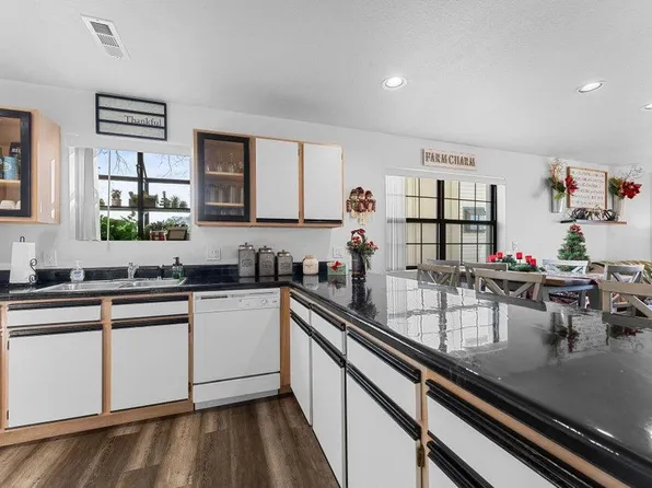 2700 Green Mountain Dr #6-1, Branson, MO 65616