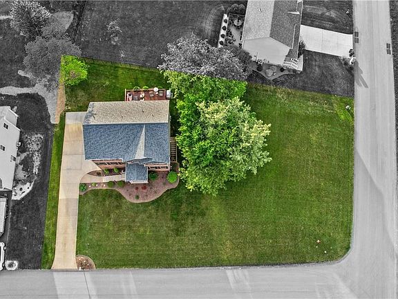 3rd image of 800 Christina Ct