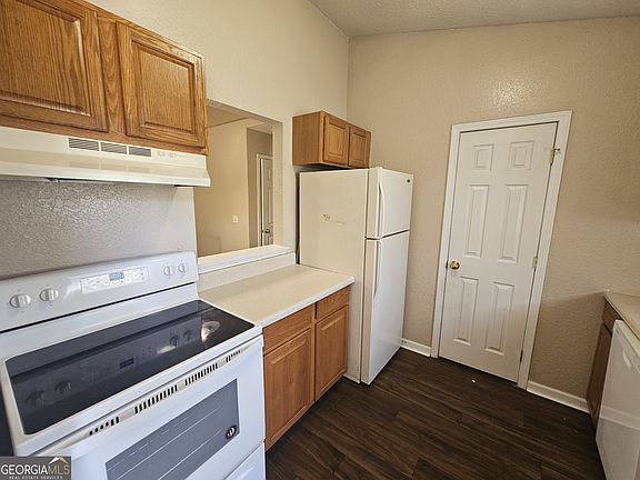 5th image of 107 S Lively Oaks Dr