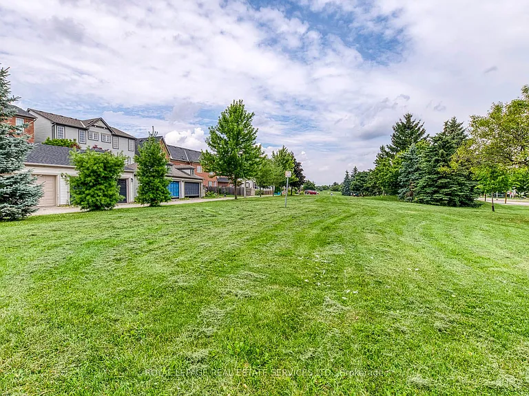 204 Roxton Rd — Photo 42