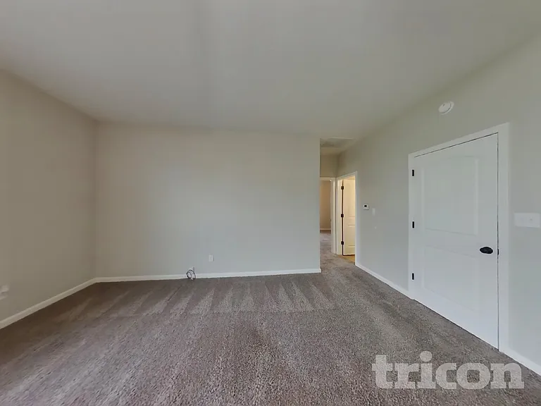 305 Gale Ct — Photo 4