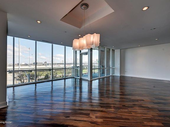 4th image of 222 Witherspoon St #307