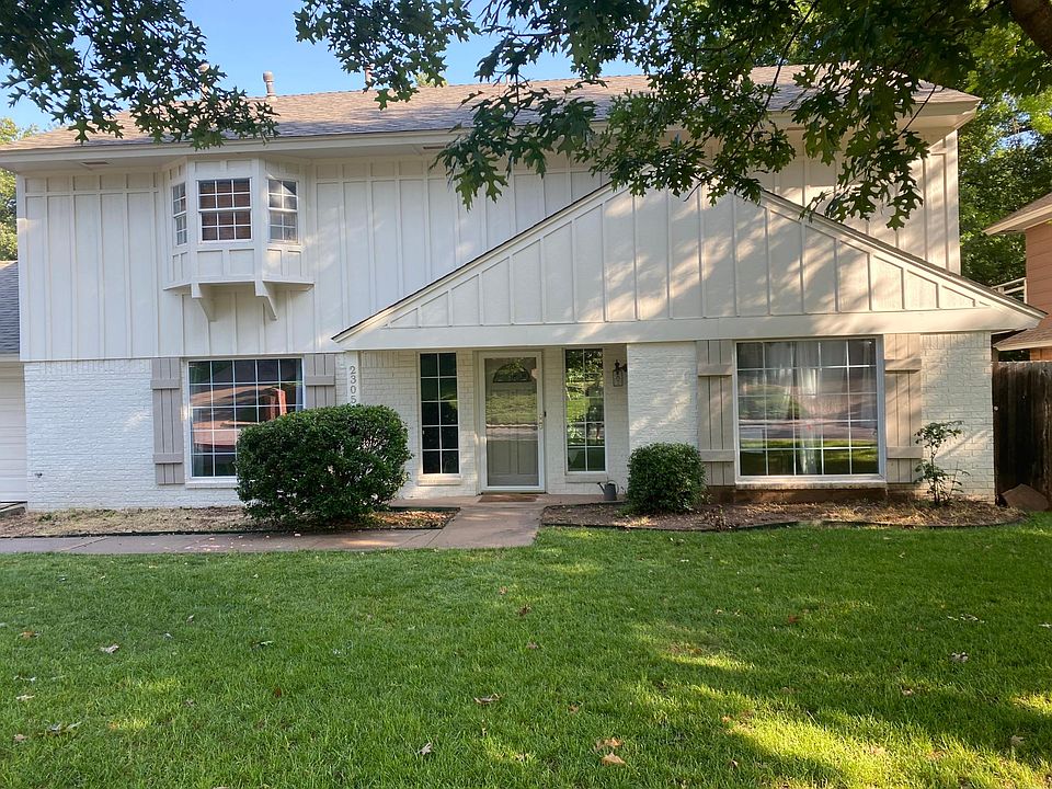 1st image of 2305 Yorkshire Dr