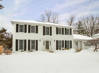 161 Carleton Ave, Glen Ellyn, IL 60137