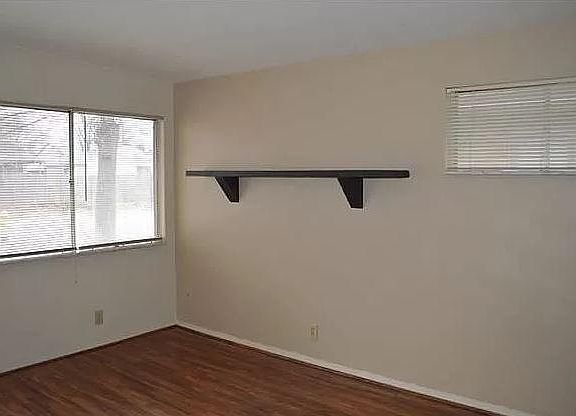 3rd image of 4440 Brenton Ave