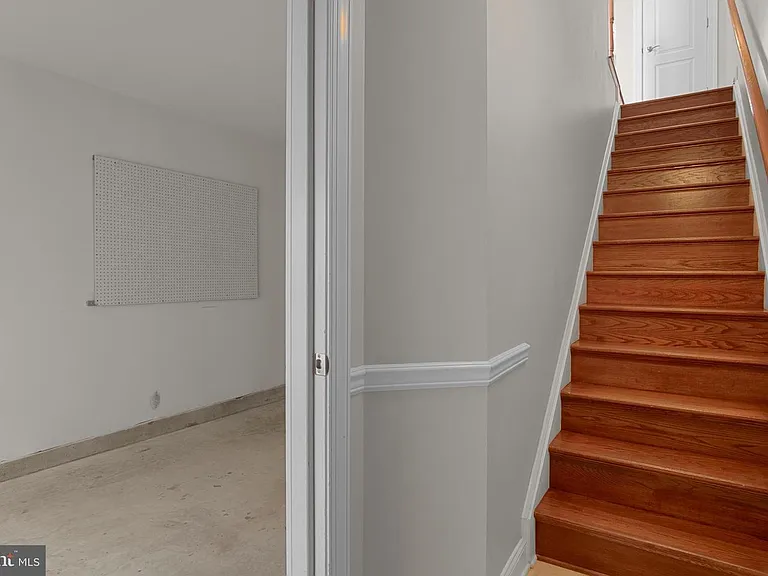 428 N Thomas St — Photo 3
