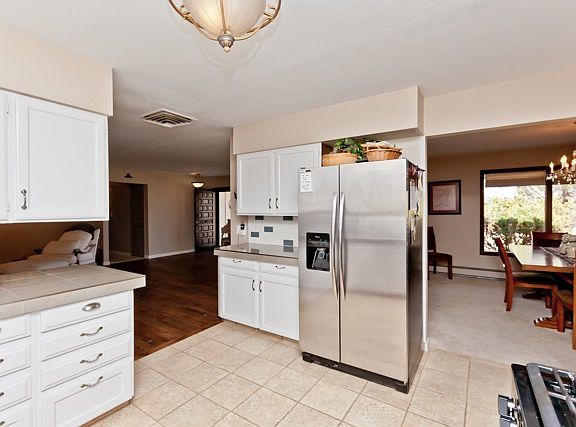 4th image of 557 W Greenwood Dr
