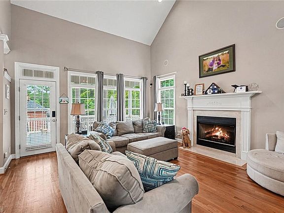 3rd image of 390 Beech Ridge Rd