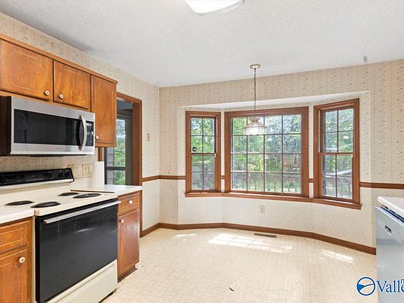3rd image of 113 Kimberly Ln