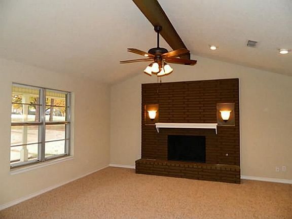 Large beamed Living Room with Fireplace