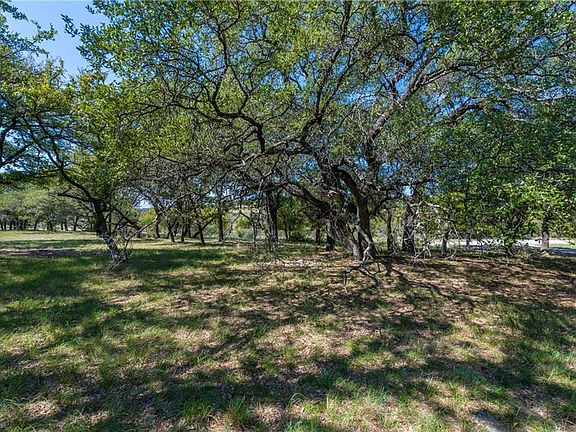 3rd image of 803 Maverick Cir W