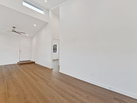5th image of 3377 A St