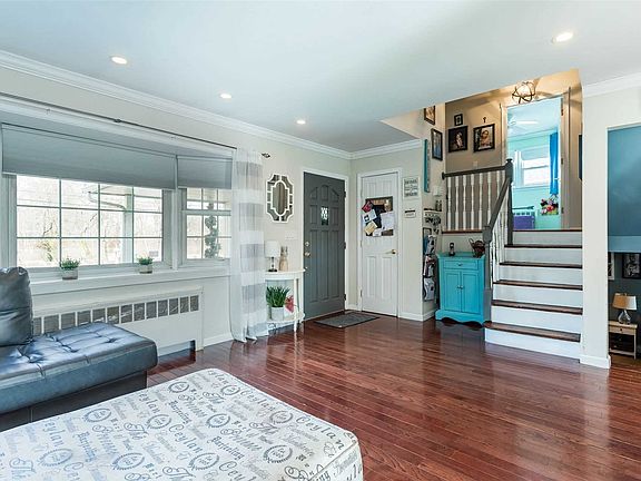 3rd image of 4082 Alken Ave