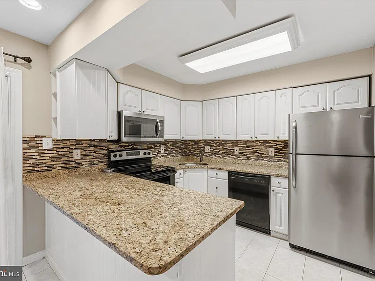 129 N Duke Dr — Photo 11