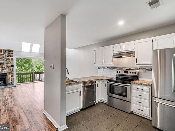 2nd image of 315 Wexford Ct #315
