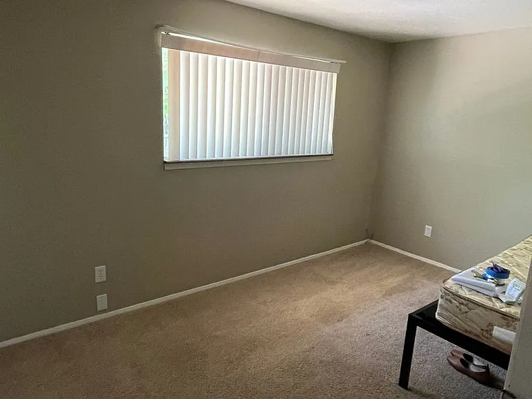 2 E Robbers Roost Ln #4 — Photo 3