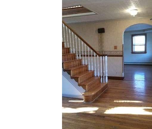 3rd image of 1620 W Main St